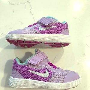 Like new NIKE sneakers